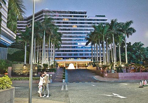 尖東海傍洲際酒店昨通知員工，酒店營運至四月十九日，翌日關閉，及後展開為期三十個月大裝修。
