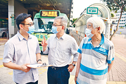 有小巴營辦商指疫情下，九龍部分路線乘客量大減，令生意額下挫。