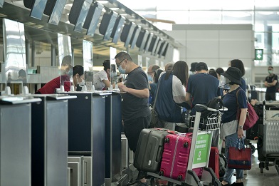 港府正與多個國家商討旅遊氣泡計畫，互相放寬入境限制。