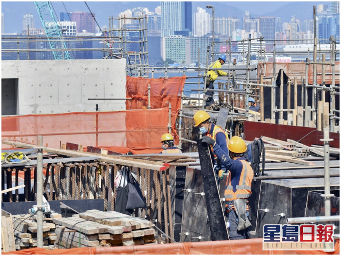 建造業工地人員必須透過「社區檢測中心預約系統」預約，方可接受免費檢測服務。