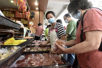 中秋將至，禮品公司透露知悉月餅生意增加逾兩成，對今年銷情樂觀。