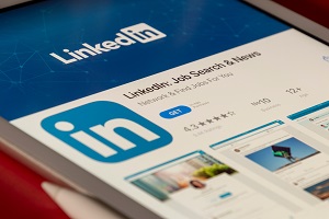 你的社交平台(如LinkedIn)的個人資料,是你個人品牌的基礎。