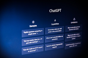 ChatGPT的出現給人工智能圈帶來一場震動。