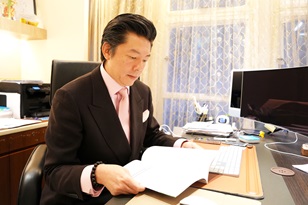 精神科專科醫生包始源期望各界共同努力,消除公眾對精神病的誤解。