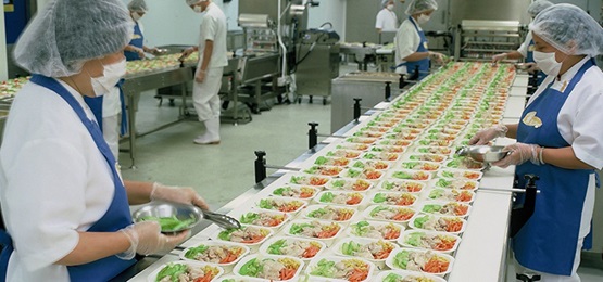 本地午膳供應商普遍使用紙飯盒或塑膠餐盒。（資料圖片）
