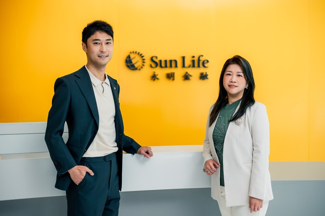 （左起）Sun Life永明首席代理分銷戰略及發展總監田宇軒（Mark）、Sun Life永明營業招募部主管及助理副總裁陳依琍（Winda）。